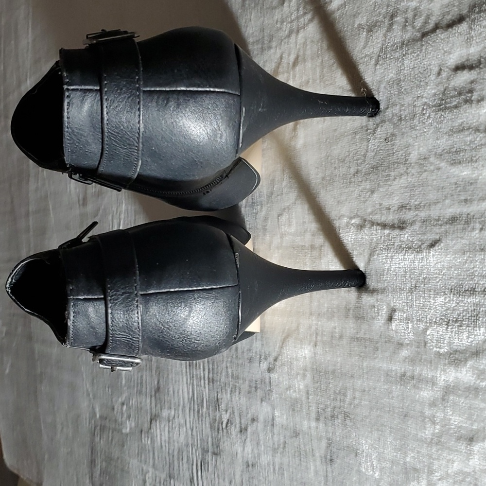 New Never Worn - image 3